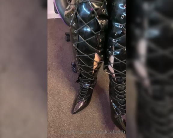 Beth Black aka blackcatbeth Femdom - 06-17-2023 OnlyFans Video - Happy weekend babes xxx