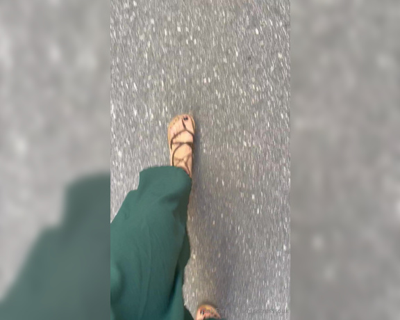 GingerAlesFeet aka misstressroux Foot Fetish - 04-15-2024 OnlyFans Video - Its officially summer in Andalucia