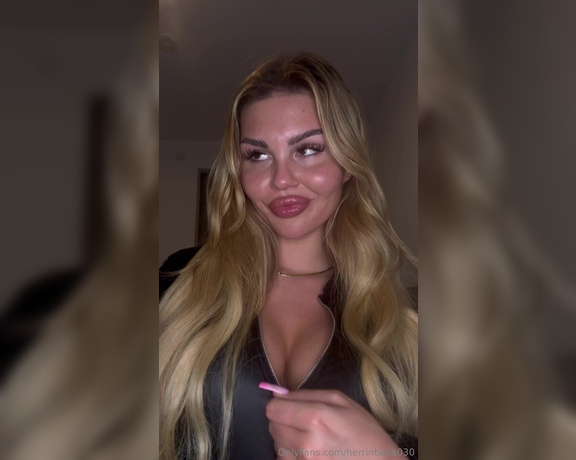 Goddess Bella aka herrinbella030 Femdom - 09-09-2024 OnlyFans Video - I know this makes you so weak