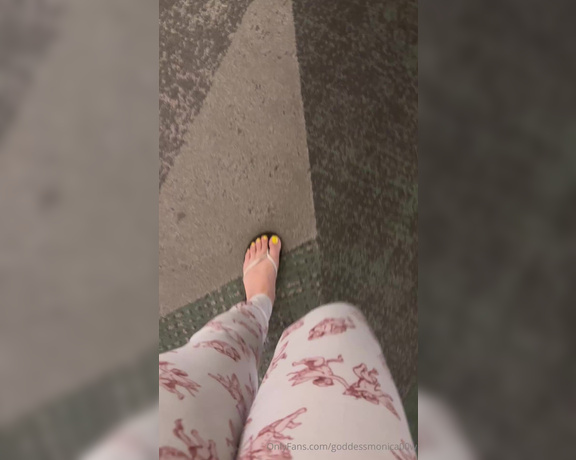 Goddess monica aka goddessmonica00w Foot Fetish - 03-03-2024 OnlyFans Video - started this flip flop walk around then felt stalked