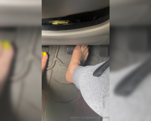 Goddess monica aka goddessmonica00w Foot Fetish - 03-18-2024 OnlyFans Video - barefoot driving