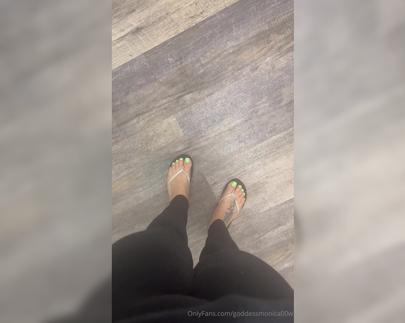 Goddess monica aka goddessmonica00w Foot Fetish - 03-23-2024 OnlyFans Video - new pedi flip flop walk around