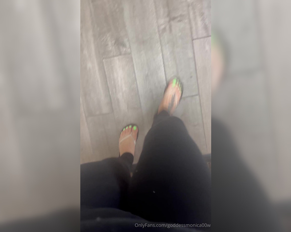 Goddess monica aka goddessmonica00w Foot Fetish - 03-23-2024 OnlyFans Video - new pedi flip flop walk around