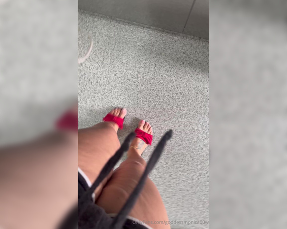 Goddess monica aka goddessmonica00w Foot Fetish - 07-04-2024 OnlyFans Video - flip flop walk