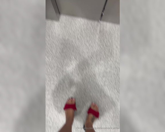 Goddess monica aka goddessmonica00w Foot Fetish - 07-04-2024 OnlyFans Video - flip flop walk