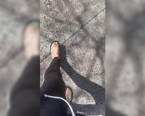 Goddess monica aka goddessmonica00w Foot Fetish - 04-17-2024 OnlyFans Video - flip flop walk about