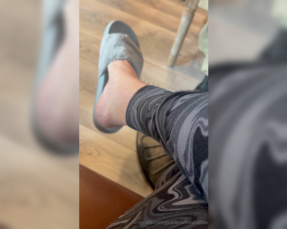 Goddess monica aka goddessmonica00w Foot Fetish - 05-20-2024 OnlyFans Video - come rub my feet