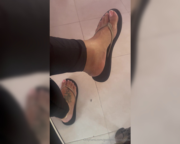 Goddess monica aka goddessmonica00w Foot Fetish - 07-02-2024 OnlyFans Video - flip flop walk around