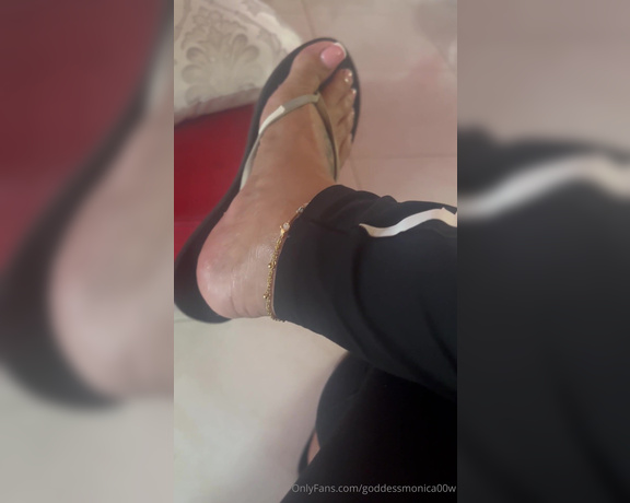 Goddess monica aka goddessmonica00w Foot Fetish - 07-02-2024 OnlyFans Video - flip flop walk around