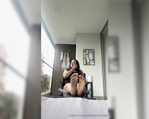 Goddess monica aka goddessmonica00w Foot Fetish - 07-11-2024 OnlyFans Video - foot tease on balcony in colombia while my family sleeps