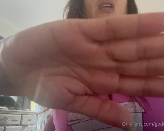 Goddess monica aka goddessmonica00w Foot Fetish - 08-01-2024 OnlyFans Video - hand over mouth