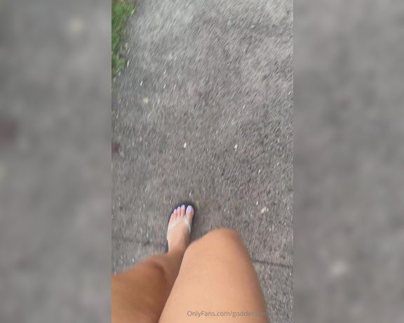 Goddess monica aka goddessmonica00w Foot Fetish - 08-27-2024 OnlyFans Video - those flip flops