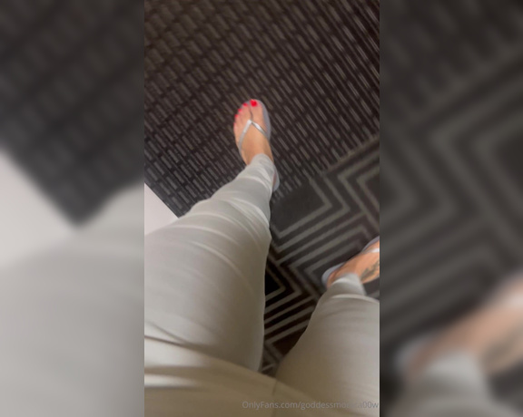 Goddess monica aka goddessmonica00w Foot Fetish - 10-13-2024 OnlyFans Video - flip flopping away