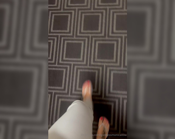 Goddess monica aka goddessmonica00w Foot Fetish - 10-13-2024 OnlyFans Video - flip flopping away