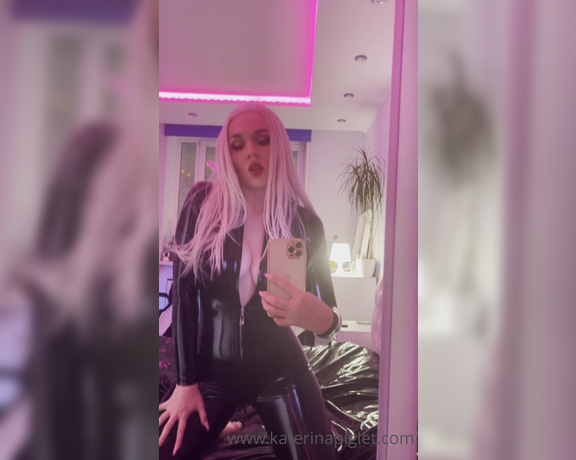 Katerina Piglet aka katerinapiglet Femdom - 01-13-2021 OnlyFans Video - recent video  in black catsuit