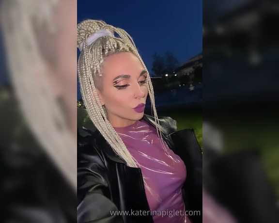 Katerina Piglet aka katerinapiglet Femdom - 07-24-2021 OnlyFans Video - My evening walk in latex