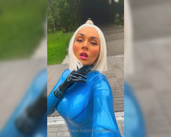 Katerina Piglet aka katerinapiglet Femdom - 09-13-2021 OnlyFans Video - It was the last warm day for a street photo shoot