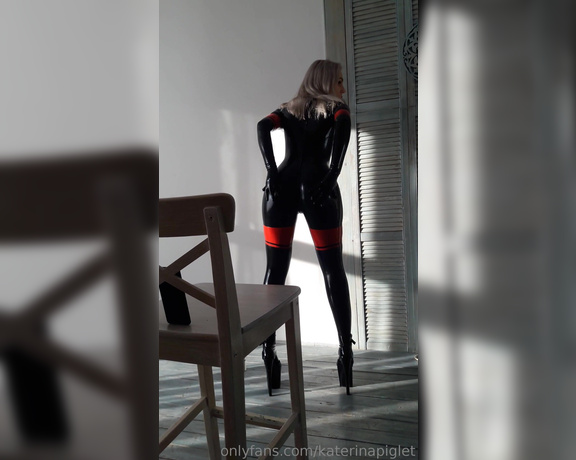 Katerina Piglet aka katerinapiglet Femdom - 01-25-2019 OnlyFans Video - Black latex catsuit