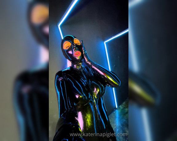 Katerina Piglet aka katerinapiglet Femdom - 09-23-2021 OnlyFans Video - Who here likes heavy rubber