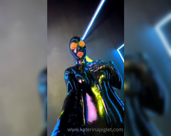 Katerina Piglet aka katerinapiglet Femdom - 09-23-2021 OnlyFans Video - Who here likes heavy rubber