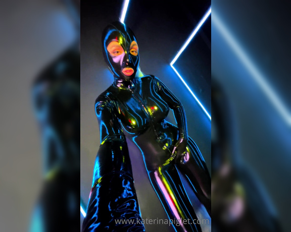 Katerina Piglet aka katerinapiglet Femdom - 09-23-2021 OnlyFans Video - Who here likes heavy rubber