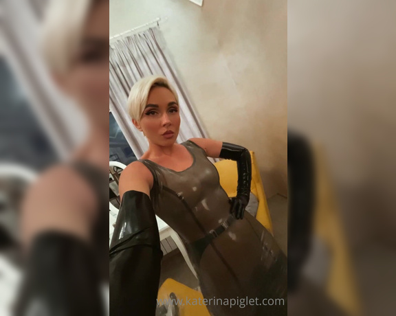 Katerina Piglet aka katerinapiglet Femdom - 06-17-2021 OnlyFans Video - Backstage from a photo shoot