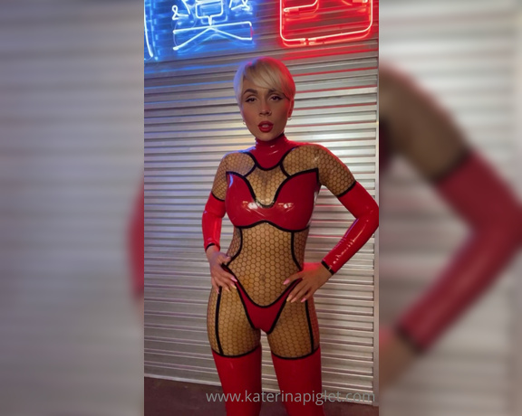 Katerina Piglet aka katerinapiglet Femdom - 08-08-2021 OnlyFans Video - Sexy outfit like from some video game, and what associations do you have