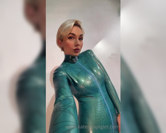 Katerina Piglet aka katerinapiglet Femdom - 05-31-2022 OnlyFans Video - Unusual color I wonder how many people will like it