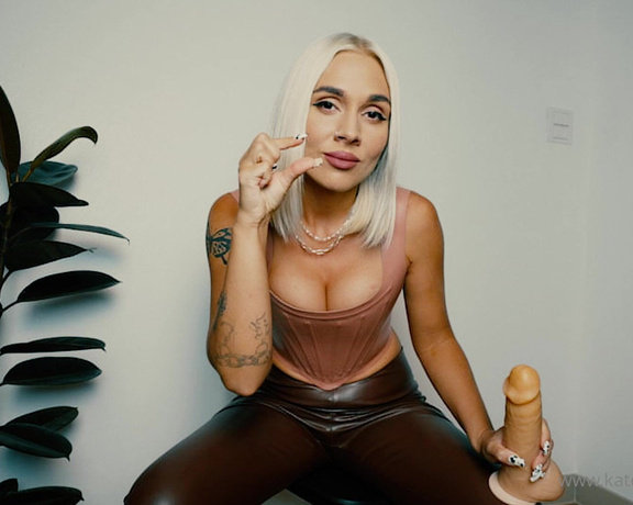 Katerina Piglet aka katerinapiglet Femdom - 02-01-2023 OnlyFans Video - JOI _ My favorite game with your insignificant worm  6