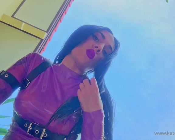 Katerina Piglet aka katerinapiglet Femdom - 04-04-2023 OnlyFans Video - My favourite facesitting  Full video 10 minutes  8