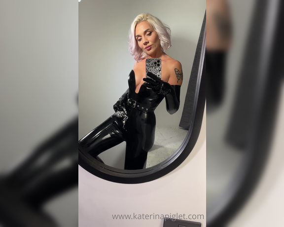 Katerina Piglet aka katerinapiglet Femdom - 12-15-2022 OnlyFans Video - Wear a chastity belt while watching the video Slave