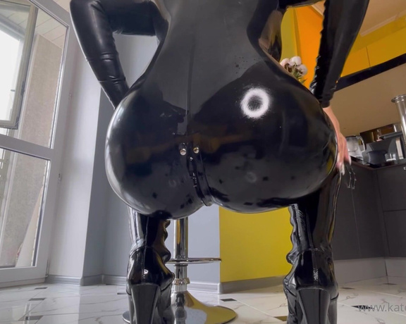 Katerina Piglet aka katerinapiglet Femdom - 06-27-2023 OnlyFans Video - Come on, come here Now youre going to lick and suck Ready