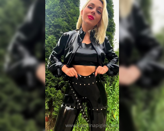 Katerina Piglet aka katerinapiglet Femdom - 07-23-2023 OnlyFans Video - I feel a pleasant attention on me, yours of course How do you like this latex