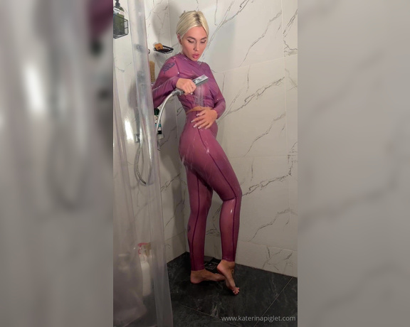 Katerina Piglet aka katerinapiglet Femdom - 10-06-2023 OnlyFans Video - How often do I shower in latex Always after every time I put on latex, I