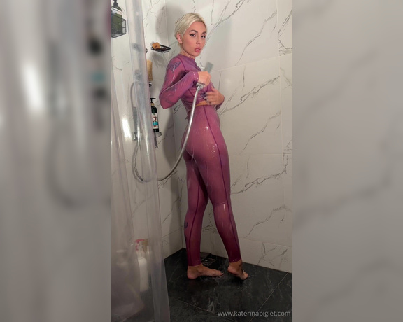 Katerina Piglet aka katerinapiglet Femdom - 10-06-2023 OnlyFans Video - How often do I shower in latex Always after every time I put on latex, I