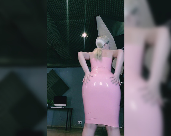 Katerina Piglet aka katerinapiglet Femdom - 11-16-2019 OnlyFans Video - This is dress maded by me  and if you doesnt know, I starded glueing latex