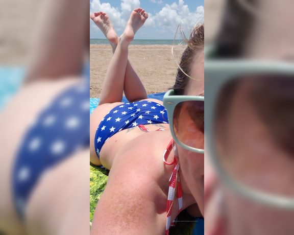 Constance aka modelconstance1 - 04-06-2020 OnlyFans Video - Just did a super quick video while I was enjoying the beach tod