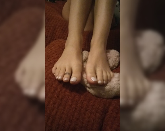 Lou In Heels aka louinheels - 31-12-2017 OnlyFans Video - new pedicure toe spreading xx