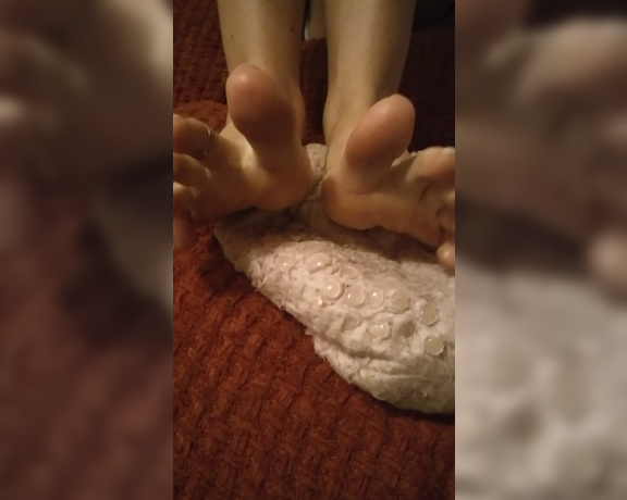 Lou In Heels aka louinheels - 31-12-2017 OnlyFans Video - new pedicure toe spreading xx