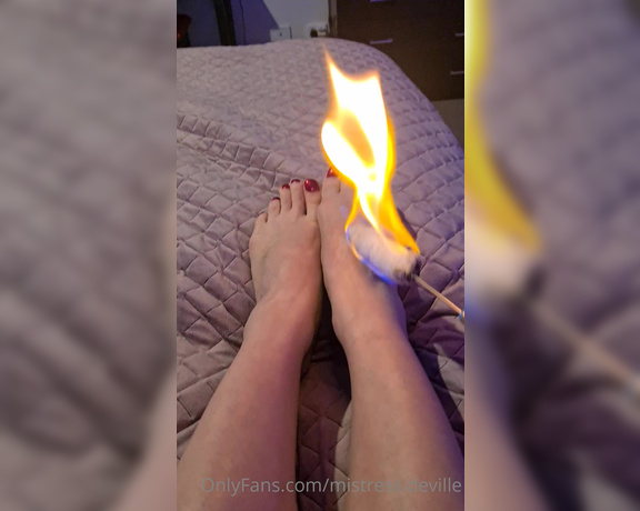 Mistress DeVille aka deville mistress - 03-05-2021 OnlyFans Video - Fire play on my feet Such a relaxing massage Anyone into fe