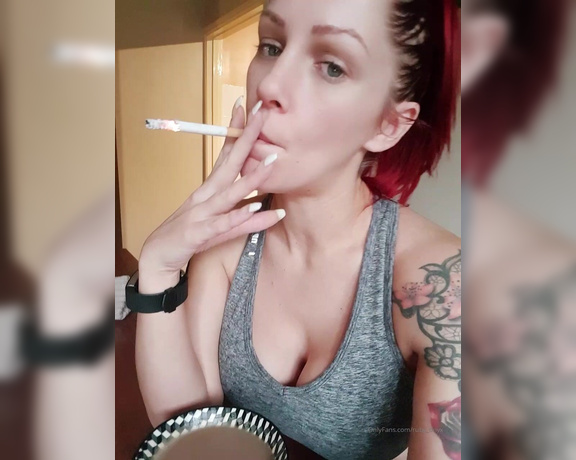 Ruby Onyx aka Ruby_onyx OnlyFans - This is how floozies get ready for the gym a giant coffee and lots of ciggies $5 voice notes