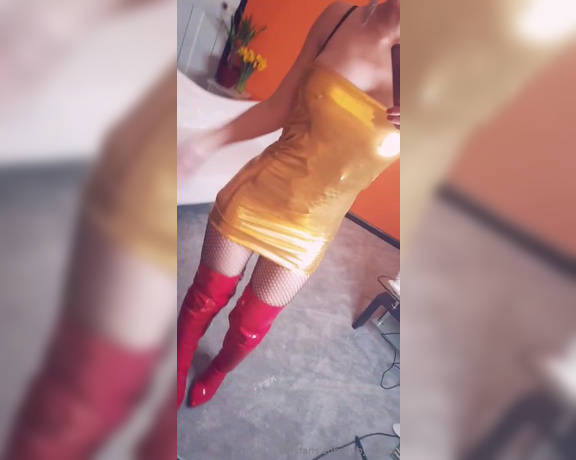 Ruby Onyx aka Ruby_onyx OnlyFans - Does this outfit do it for you