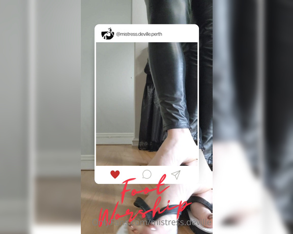 Mistress DeVille aka deville mistress - 20-07-2023 OnlyFans Video - Getting ready for a foot worship session All leathered up an