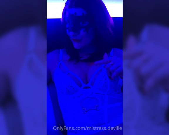 Mistress DeVille aka deville mistress - 25-04-2021 OnlyFans Video - I received this gift from a fan Wanna know what I did with i