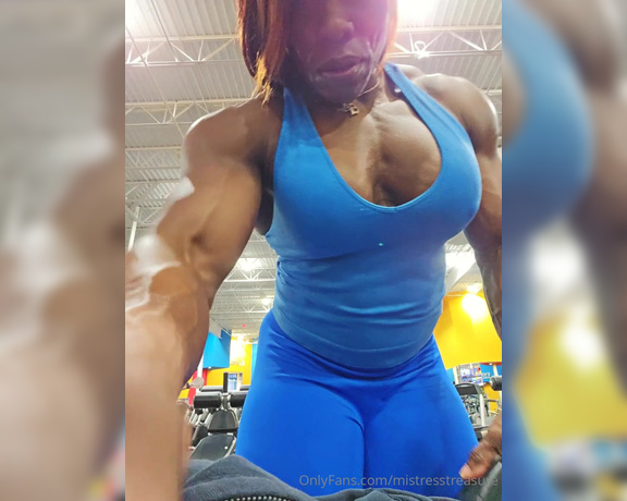 Victoria D aka mistresstreasure - 10-04-2024 OnlyFans Video - Who want too join me at the club lol_2