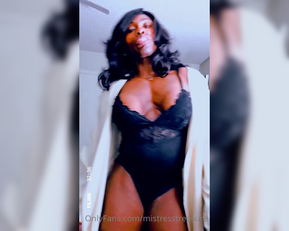 Victoria D aka mistresstreasure - 22-03-2021 OnlyFans Video - I DONT think SO nothing like a little HUMILIATION to kick off