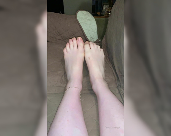 Kinkerbell aka itskinkerbell_feet Foot Fetish - 03-24-2020 OnlyFans Video - Im going natural again for a second