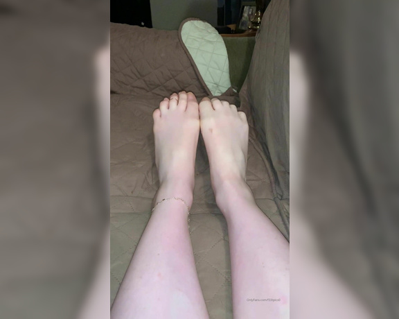 Kinkerbell aka itskinkerbell_feet Foot Fetish - 03-24-2020 OnlyFans Video - Im going natural again for a second