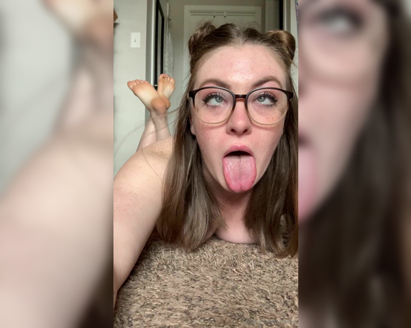 Kinkerbell aka itskinkerbell_feet Foot Fetish - 04-15-2020 OnlyFans Video - Am I any good at this