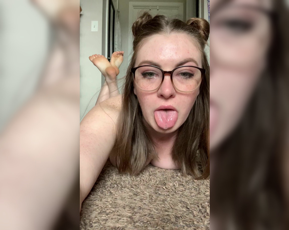 Kinkerbell aka itskinkerbell_feet Foot Fetish - 04-15-2020 OnlyFans Video - Am I any good at this